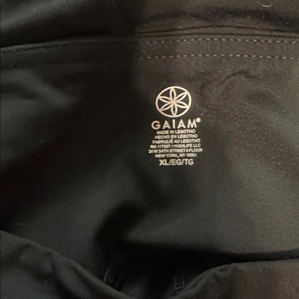 GAIAM OM Hi Rise pocket capri leggings size XL - Picture 2 of 6